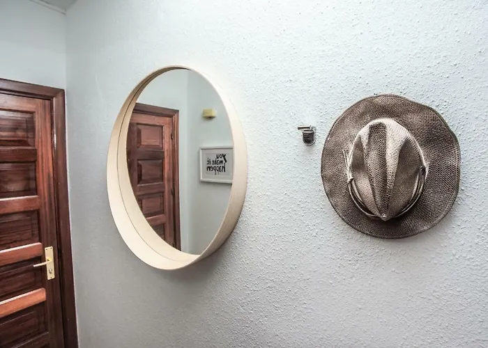 Spectacular Renovated Apartment, 5 Min To Camison Beach, With Aircon 公寓 阿罗纳