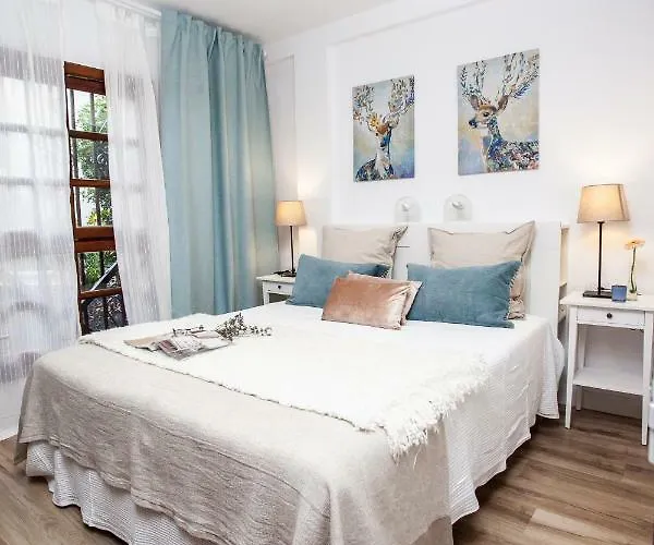 公寓 Spectacular Renovated Apartment, 5 Min To Camison Beach, With Aircon *