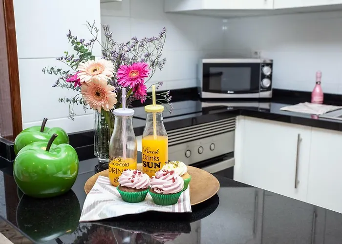 公寓 Spectacular Renovated Apartment, 5 Min To Camison Beach, With Aircon *