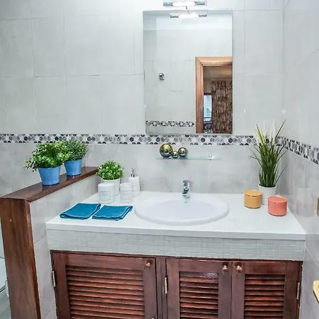 Spectacular Renovated Apartment, 5 Min To Camison Beach, With Aircon *