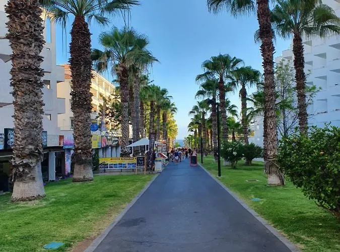 Spectacular Renovated Apartment, 5 Min To Camison Beach, With Aircon Apartmán