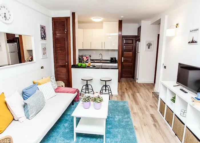شقة Spectacular Renovated Apartment, 5 Min To Camison Beach, With Aircon *