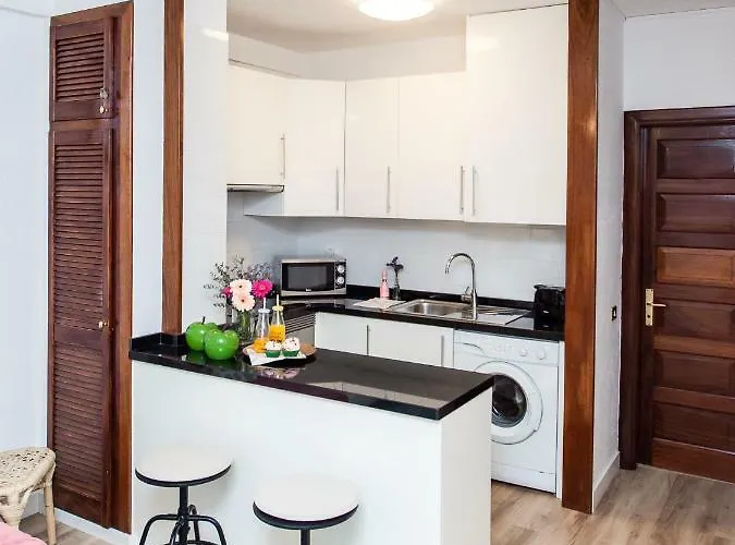 شقة Spectacular Renovated Apartment, 5 Min To Camison Beach, With Aircon