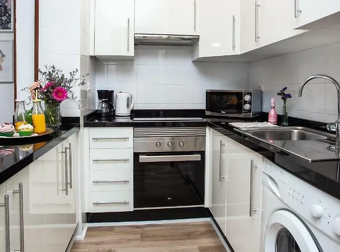 شقة Spectacular Renovated Apartment, 5 Min To Camison Beach, With Aircon *